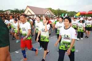 BIB: 
                            <button type="button" onclick="openModal(3530852)" class="btn btn-primary btn-sm float-right btn-popup" data-toggle="modal" data-target=".modal-high-quality">
                        <i class="fas fa-shopping-cart"></i> Add to Cart
                    </button>
                                            <button type="button" onclick="isThisMe(3530852, true)" class="btn btn-success btn-sm float-right btn-popup btn-isme hidden" data-toggle="tooltip" data-placement="bottom" title="นี่คือรูปของคุณใช่ไหม คลิกที่นี่เพื่อเอาเข้าอัลบั้ม">
                        <i class="fas fa-plus"></i> Add to album
                    </button>
                    <button type="button" onclick="isThisMe(3530852, false)" class="btn btn-warning btn-sm float-right btn-popup btn-isnotme hidden">
                        <i class="fas fa-ban"></i> Remove from album
                    </button>